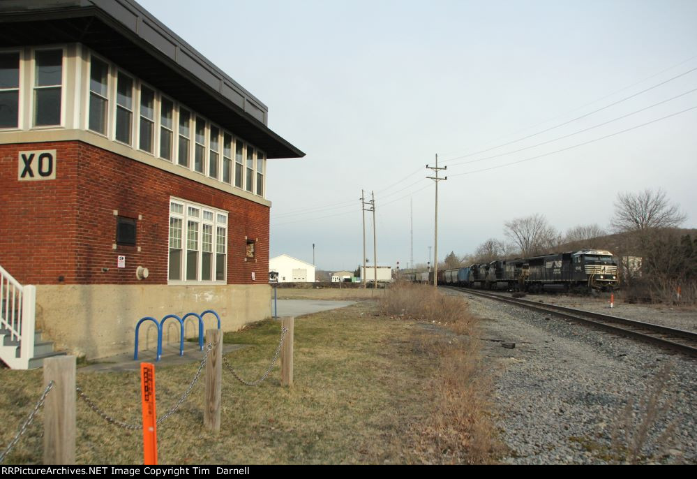 NS 6942 leads 16R